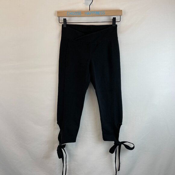 Free People FP Movement  capri length black leggings XS and pink tank XS/S - Picture 2 of 9